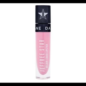 JEFFREE STAR COSMETICS
Velour Liquid Lipstick